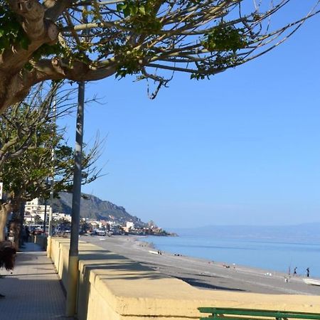 I Tesori Del Mare Bed & Breakfast Letojanni Exterior photo